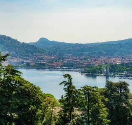 Charming House Lisa, View Como