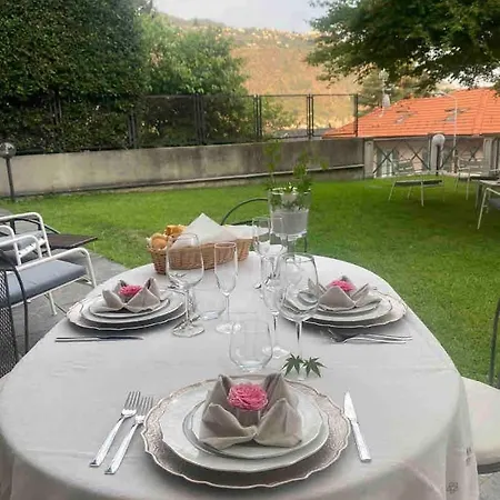 Charming House Lisa, View * Como